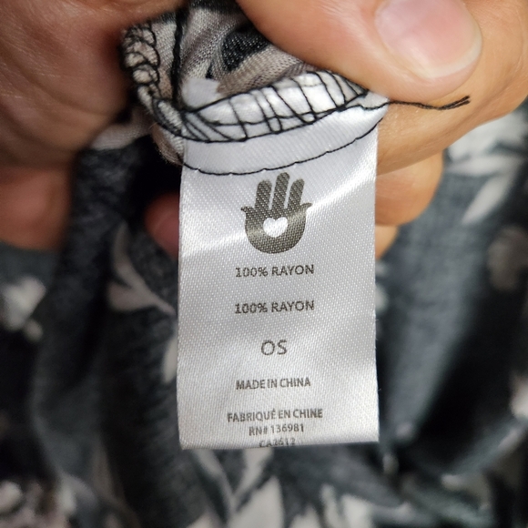 Spiritual Gangster Maya Women’s Size OS Black Floral Tie Front Kimono Duster - Picture 5 of 8